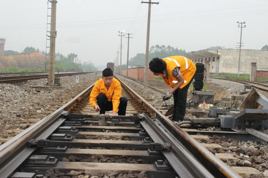 铁路信号工待遇如何,专科毕业的。-以后铁路信
