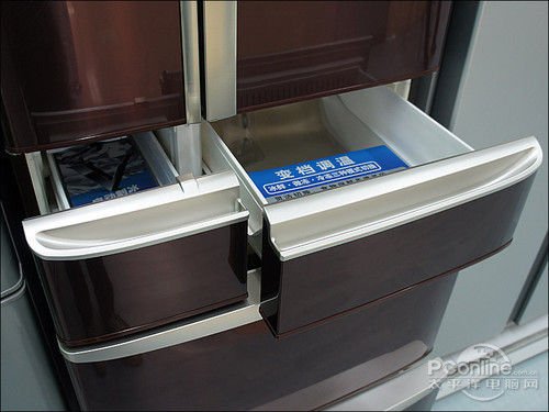 把香蕉放到冰箱急冻,然后取出解冻二小时。你