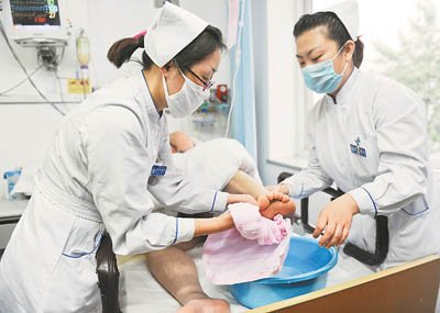 求一篇护理专家到基层医院指导开展优质护理工