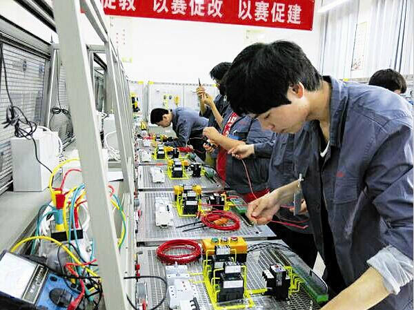 高三应届毕业生,想问一下今年报考军事院校的