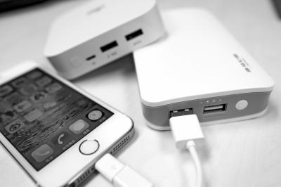 小米充电宝怎么算充满电?四个灯全亮就行了吗