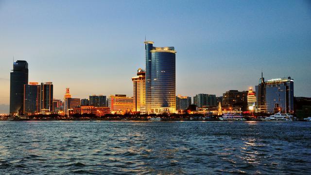 广西河池市南丹县城关镇丹东路房价贵么?我想