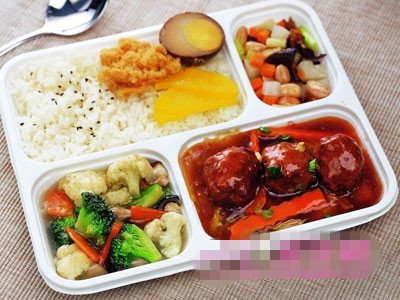 自加热盒饭可以带上飞机么-飞机上吃什么,盒饭