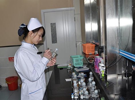 我想问一下山海关人民医院的护士待遇,一般科