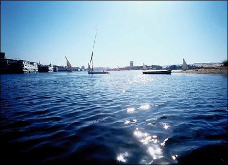 为什么尼罗河的长度比亚马孙河长得多,但尼罗