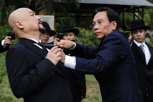 《侦探小说》冯远征人格分裂 主演集体玩颠覆