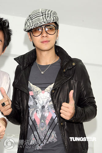 黄靖伦_黄靖伦 收入