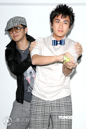 黄靖伦_黄靖伦 收入(2)