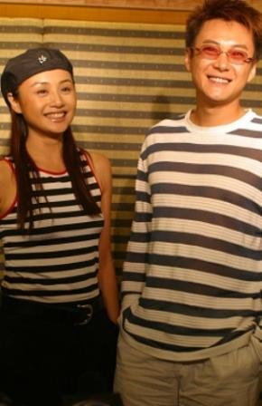 曹颖王斑公布唯美婚纱照