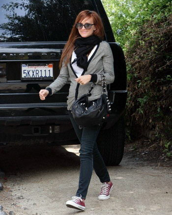 <em>女生</em>帅气经典<em>帆布鞋</em>