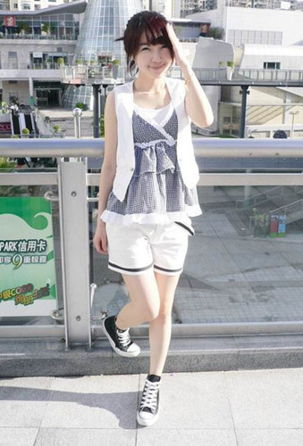 女生帅气经典帆布鞋_教育_腾讯网