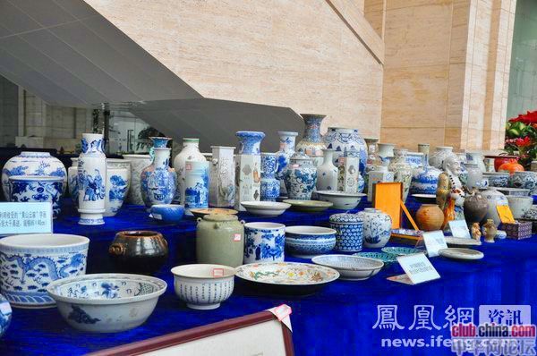 原重庆<em>公安局长</em>文强<em>受贿</em>物品曝光(组图)_国际