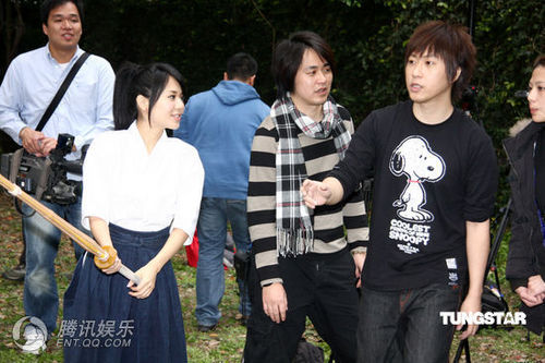 阿信跨刀为师弟导MV 日本女优苍井空任女主角