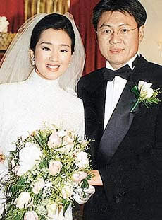 想<em>出轨的女人</em>,看看这些女星的<em>下场</em>。_黄猫来了