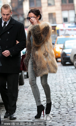 快来看呀!<em>辣妹</em>又有新闻爆料了!<em>维多利亚</em>搀<em>男友</em>