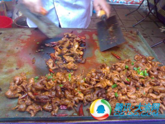 重庆龙门阵庙会追踪 特色美食引诱市民_重庆新