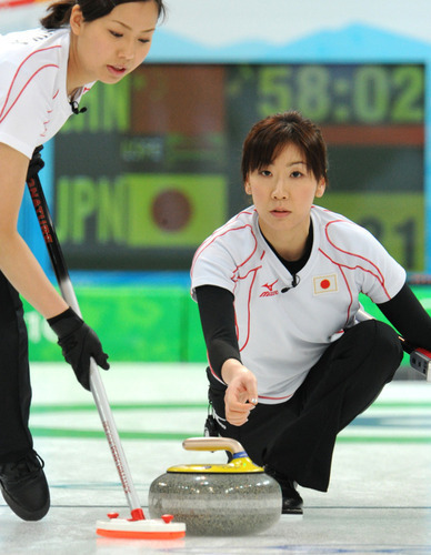 组图:中日女子冰壶大比拼 成绩美貌中国皆胜