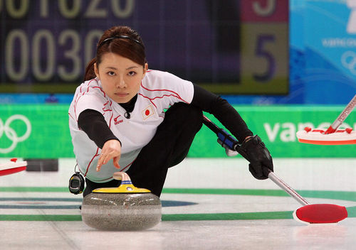 组图:中日女子冰壶大比拼 成绩美貌中国皆胜