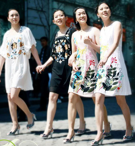 组图:中日女子冰壶大比拼