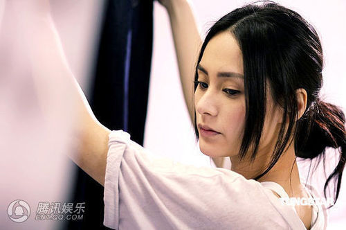 阿娇新戏很艳很文艺 与陈伟霆浴缸内暧昧(图)_