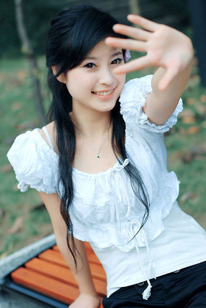 网友评2010年最清纯六大校花 重大美女上榜_