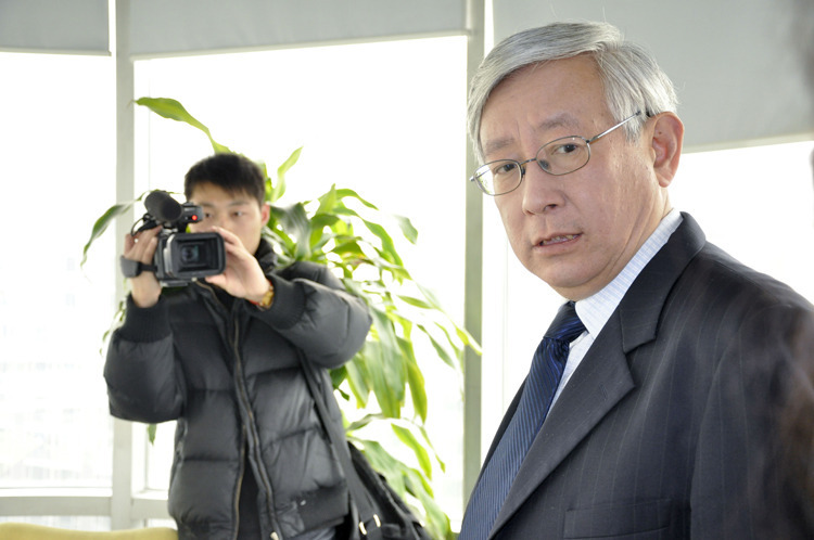 展江祝华新:不要轻易动用刑法来惩治网民