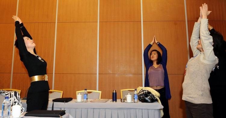 [灌水]开会时跳恰恰舞有利于<em>身体</em>健康 【图画人