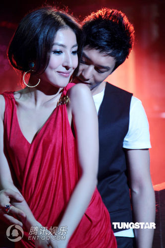 黄晓明与杨谨华玩暧昧色诱