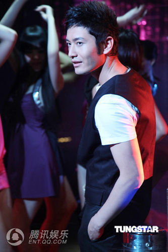 黄晓明与杨谨华玩暧昧色诱