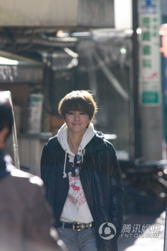 谭维维漫步东京街头 秀出阳光潮流气质【图】