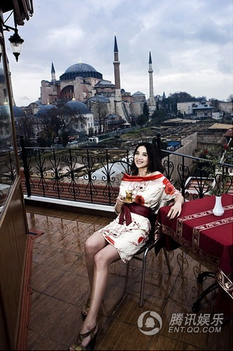 小宋佳杂志写真 时尚艳装尽显奢华高贵【图】