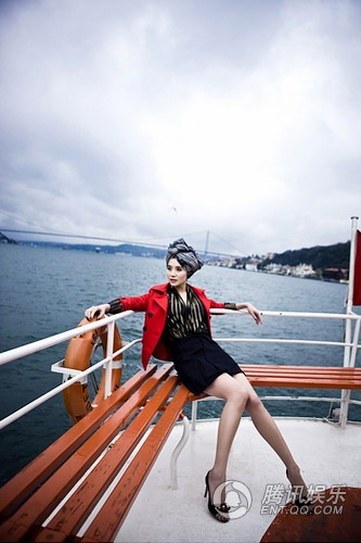 小宋佳杂志写真 时尚艳装尽显奢华高贵【图】