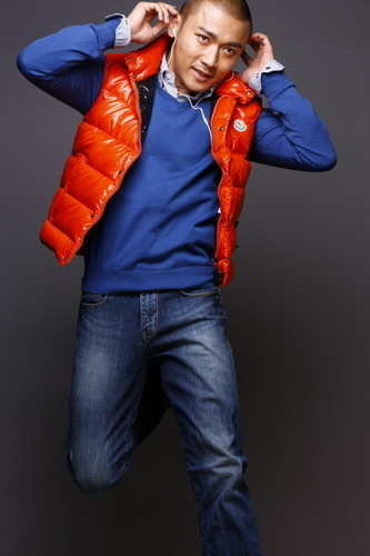 聂远《gq》写真洒脱随性 散发熟男气息【图】