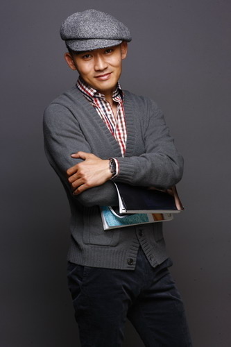 聂远《gq》写真洒脱随性 散发熟男气息【图】