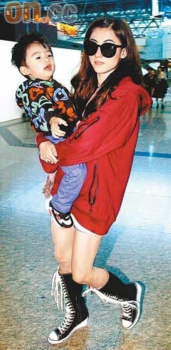 谢霆锋急会大肚张柏芝 极速变身造型潇洒不羁