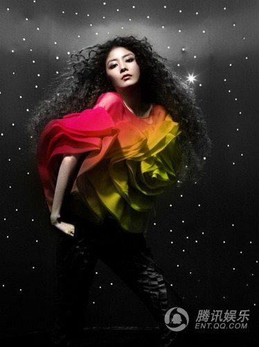 陈慧琳散发爱情能量