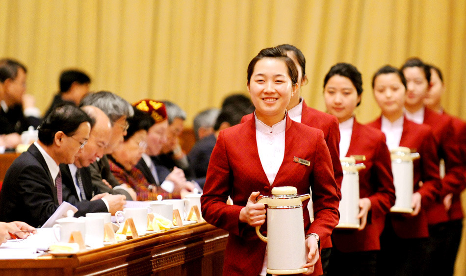 高清:两会特写 美丽服务员_新闻_腾讯网