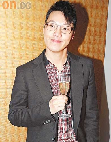 无线被讽刺用人不善 佘诗曼摇头曾志伟闪避【图】