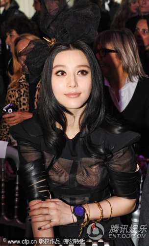 范冰冰戴名表欧洲炫富 穿透视装个性十足【图】