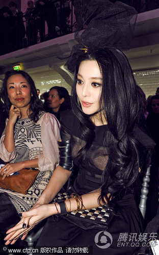 范冰冰戴名表欧洲炫富 穿透视装个性十足【图】