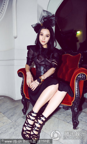 范冰冰戴名表欧洲炫富 穿透视装个性十足【图】