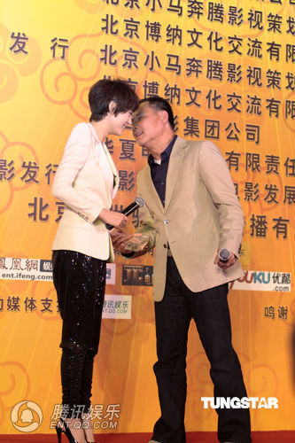 孙俪黑白配帅气可爱 只谈电影避免婚事【图】