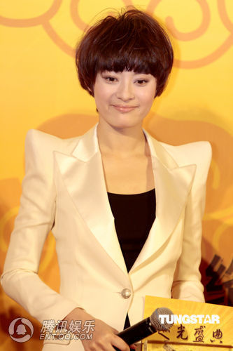 孙俪黑白配帅气可爱 只谈电影避免婚事【图】