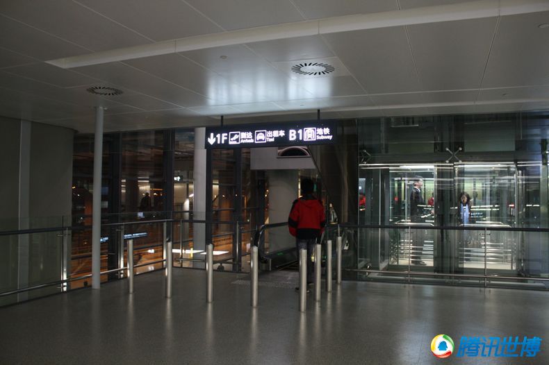 高清:虹桥机场二号航站楼启用