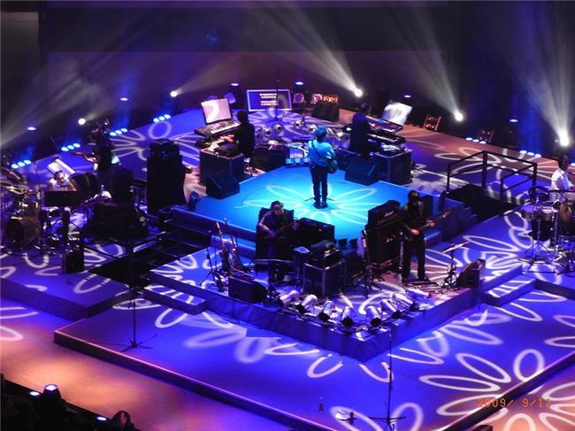  许巍深圳演唱会 美图欣赏 重温经典演唱会瞬间