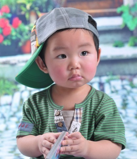头像放电,帅哥晕倒一女生吧美女头像复古大片动漫图片