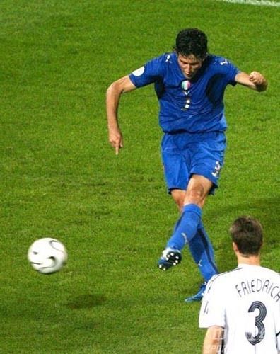 世界杯20大比赛:伯尔尼奇迹 齐达内顶走冠军