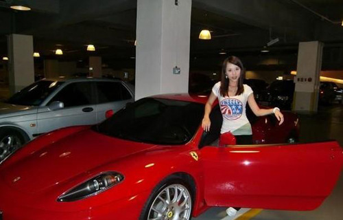 女孩炫富发帖找人疼,网友称疼不起