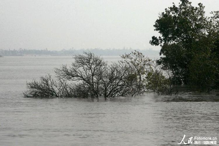 高清图:印度孟加拉国争夺30余年小岛沉入水下