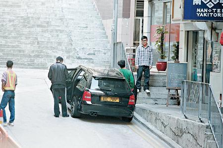 陈奕迅做苦力省钱到底 老婆挥金如土司机接送【图】